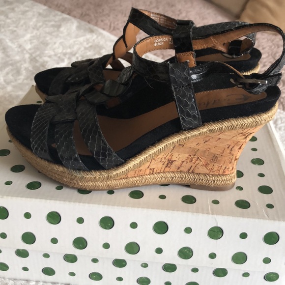 Wedge Sandal - Picture 2 of 5